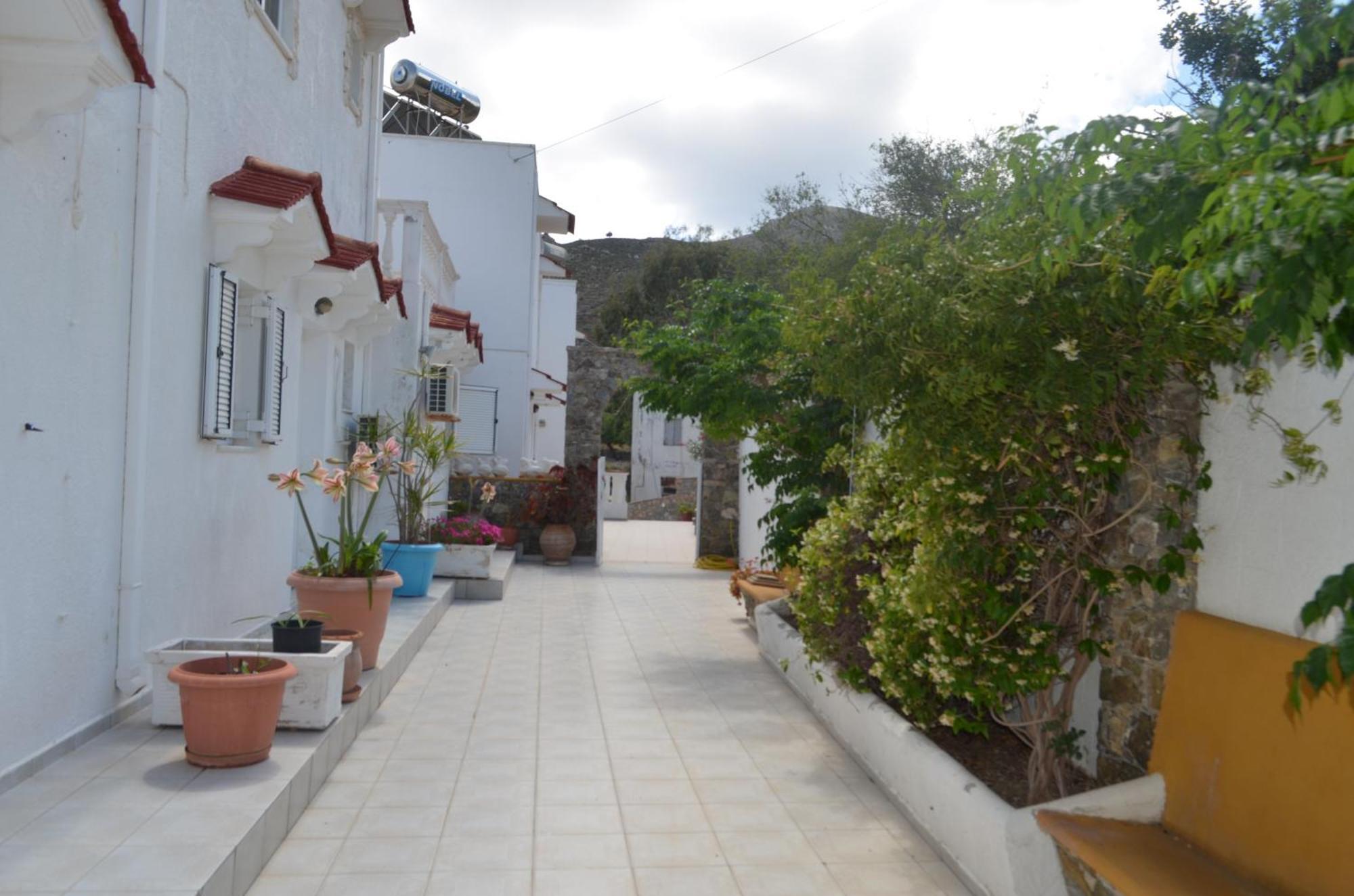 Nikos Studios Livadia (Tilos) Exterior foto